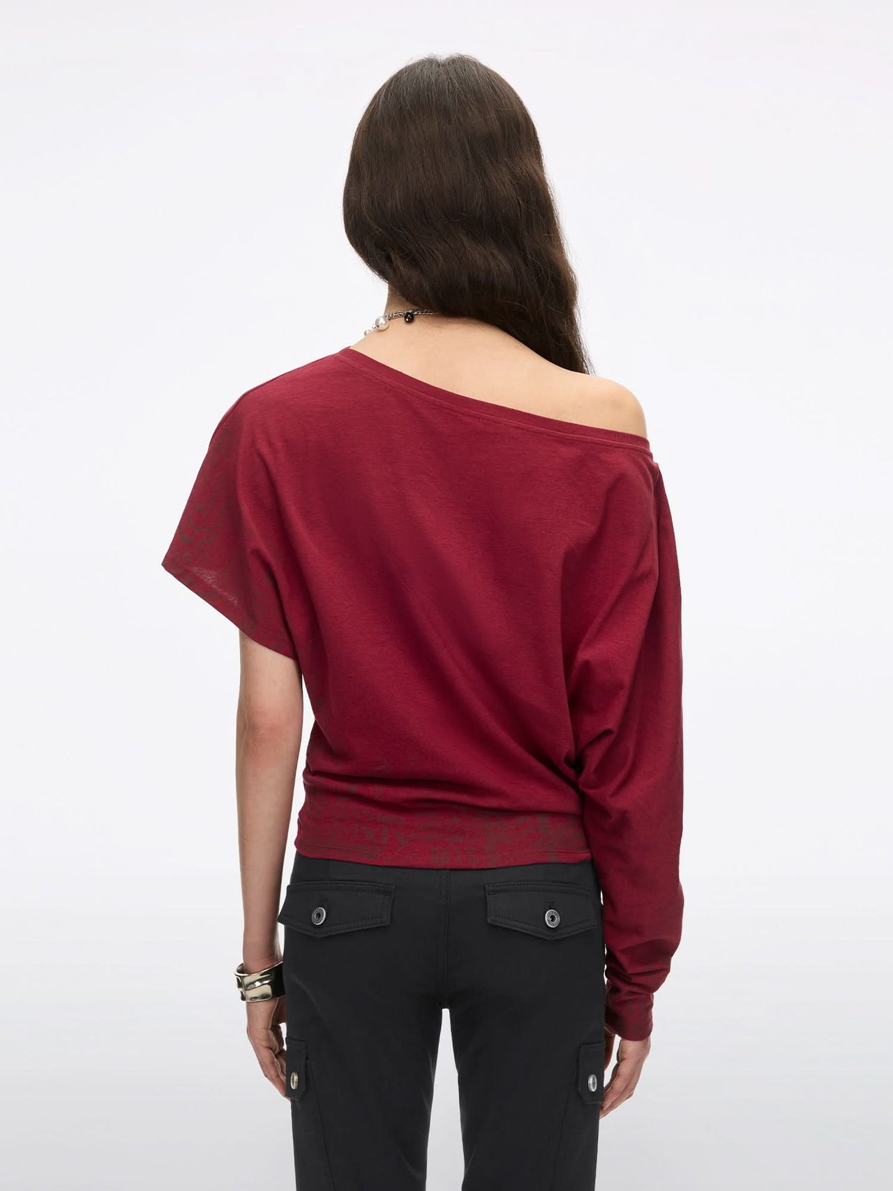 Asymmetric Sleeve Lip-Print T-Shirt