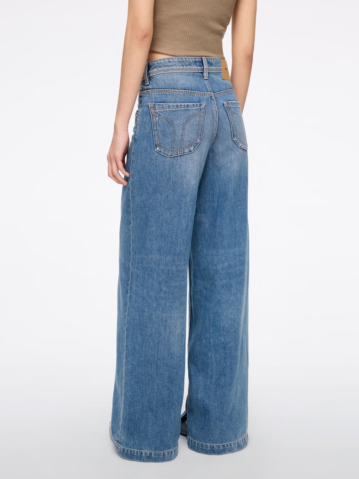 Slit Wide-Leg Jeans