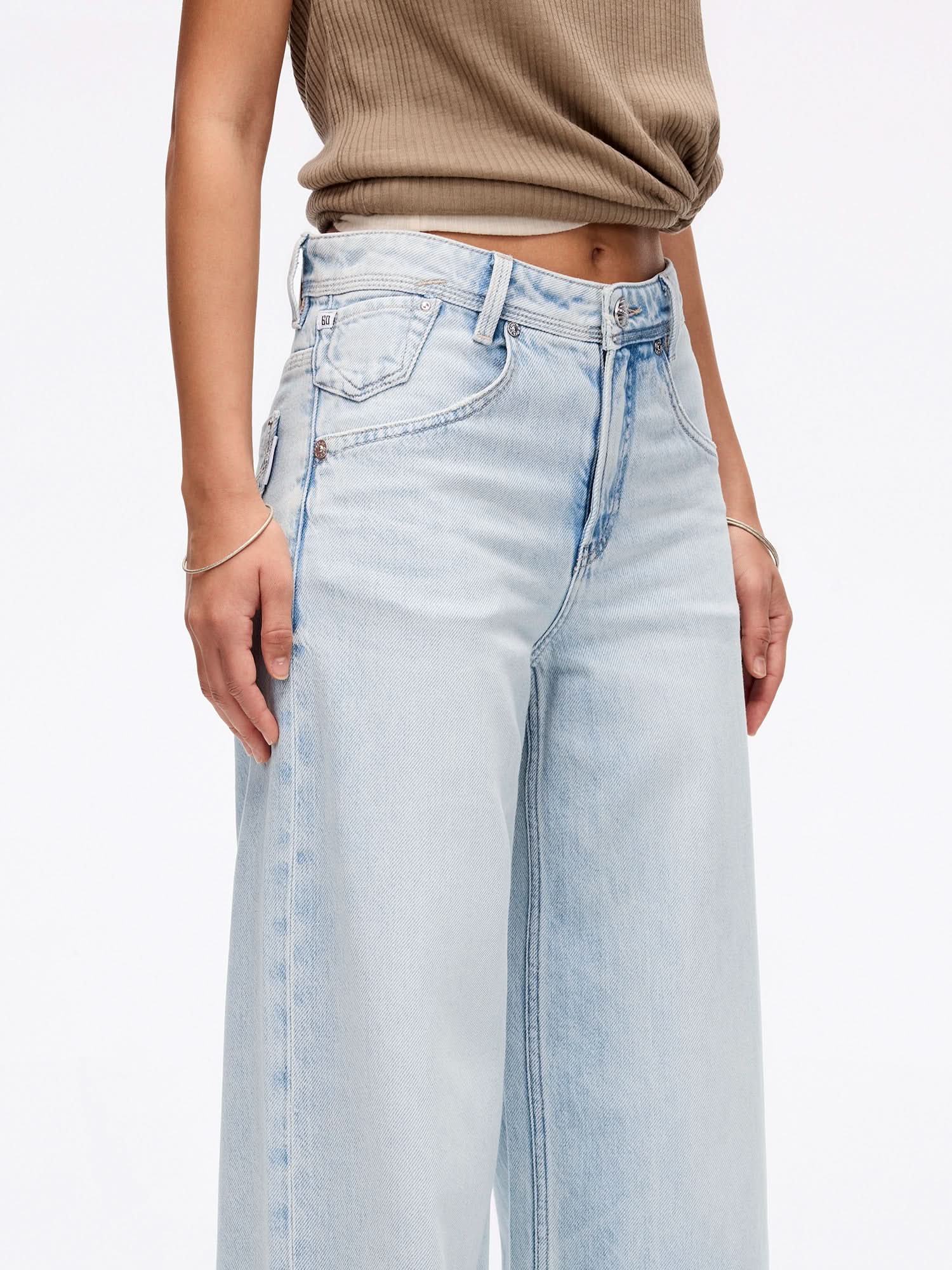 Loose Wide-Leg Jeans