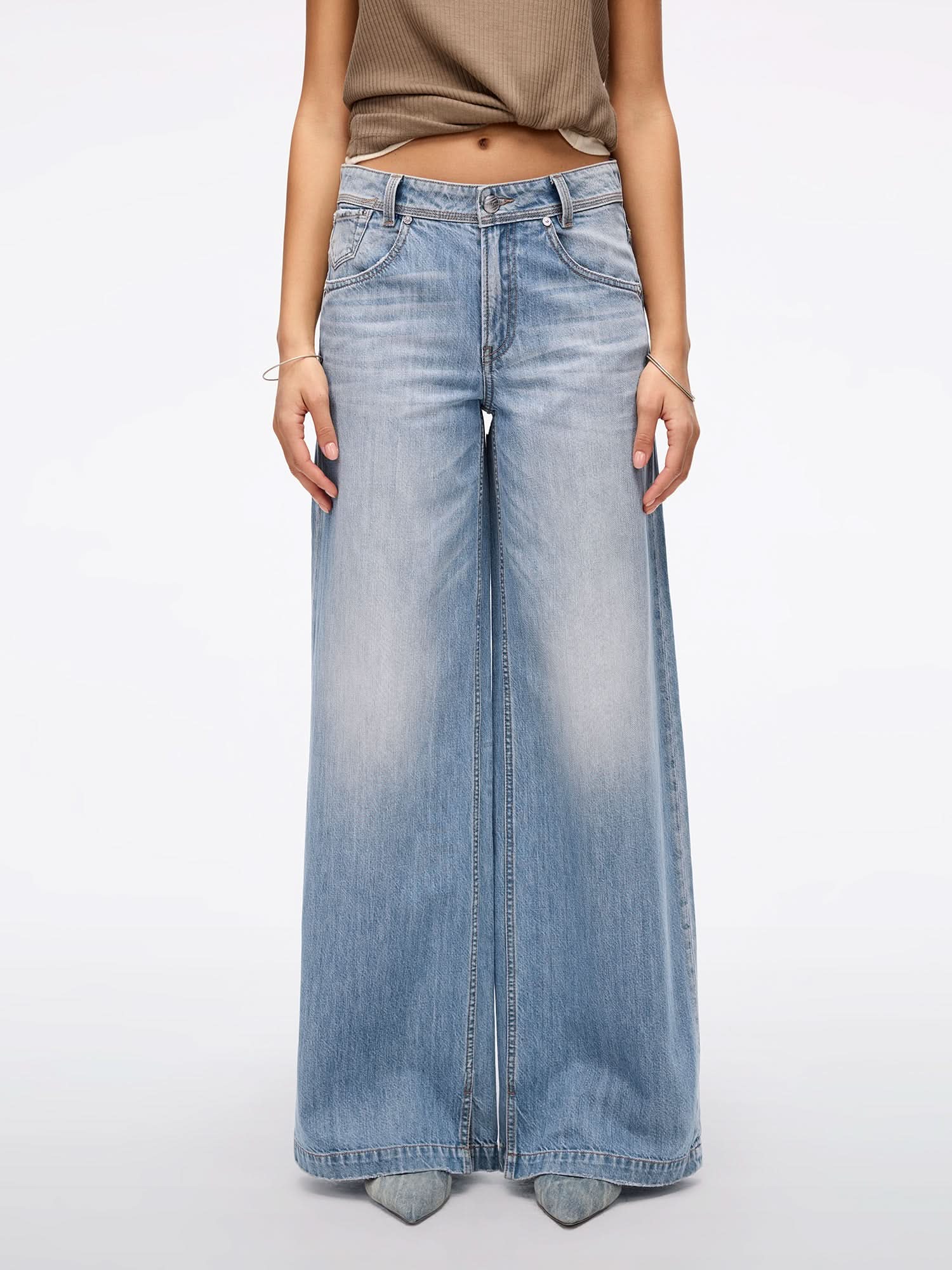 Distressed Wide Leg Jeans