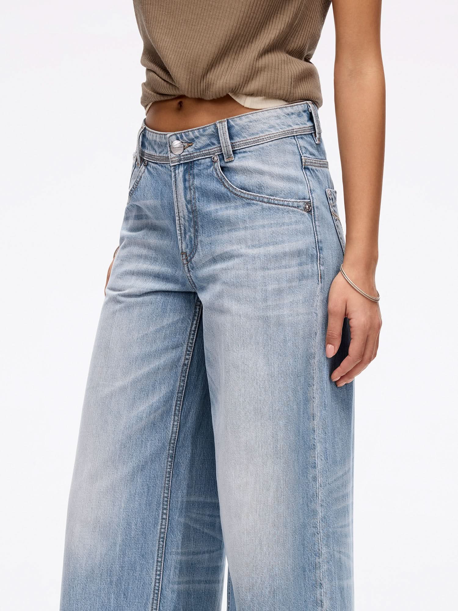 Distressed Wide Leg Jeans