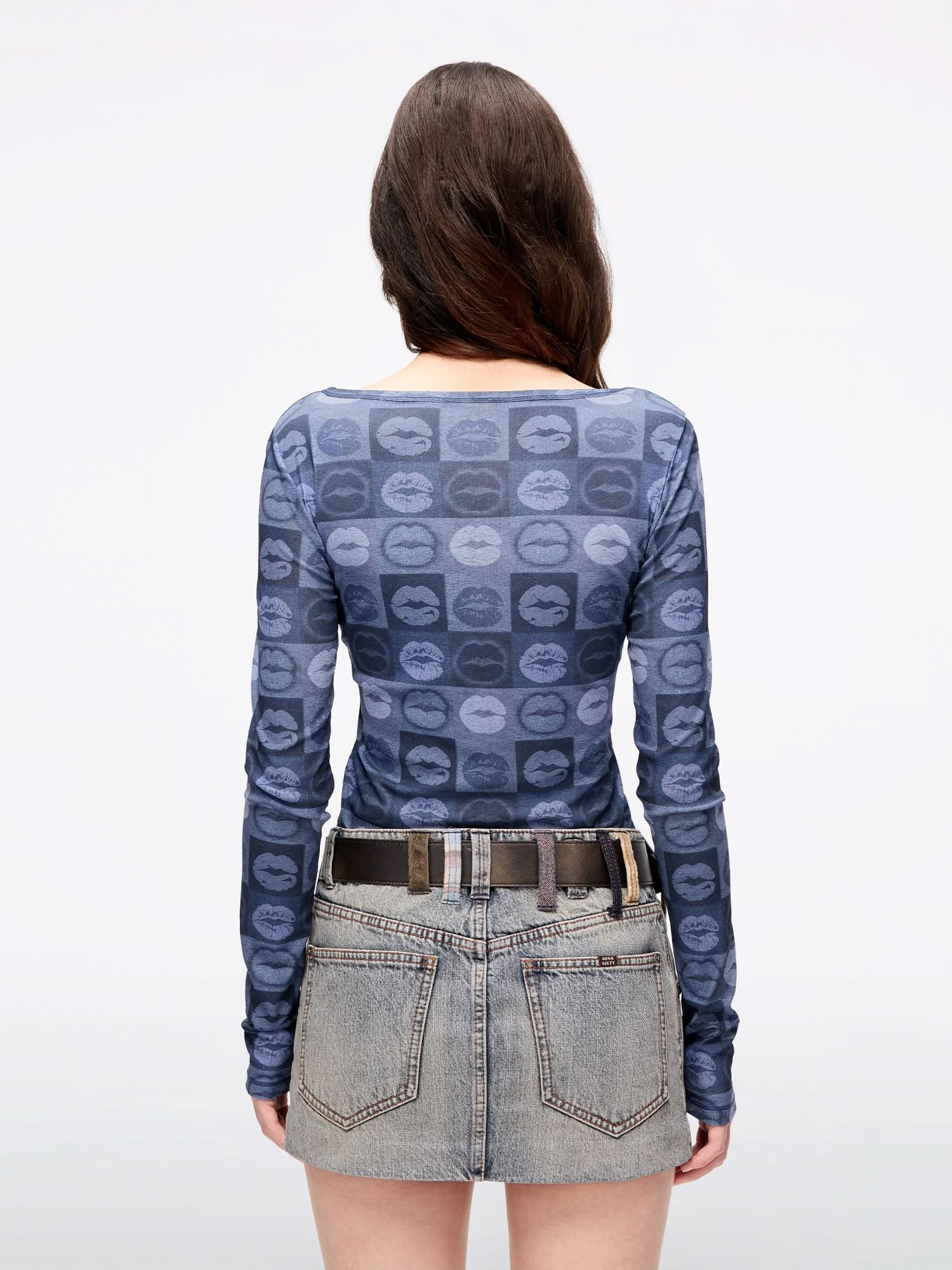 Slim-Fit Lip Print T-Shirt