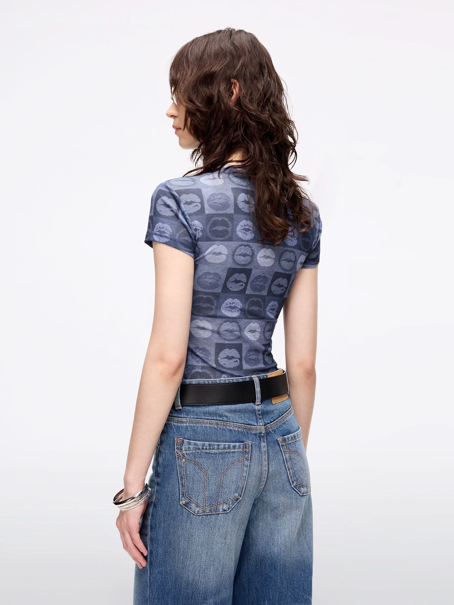 Slim-Fit Lip Print T-Shirt