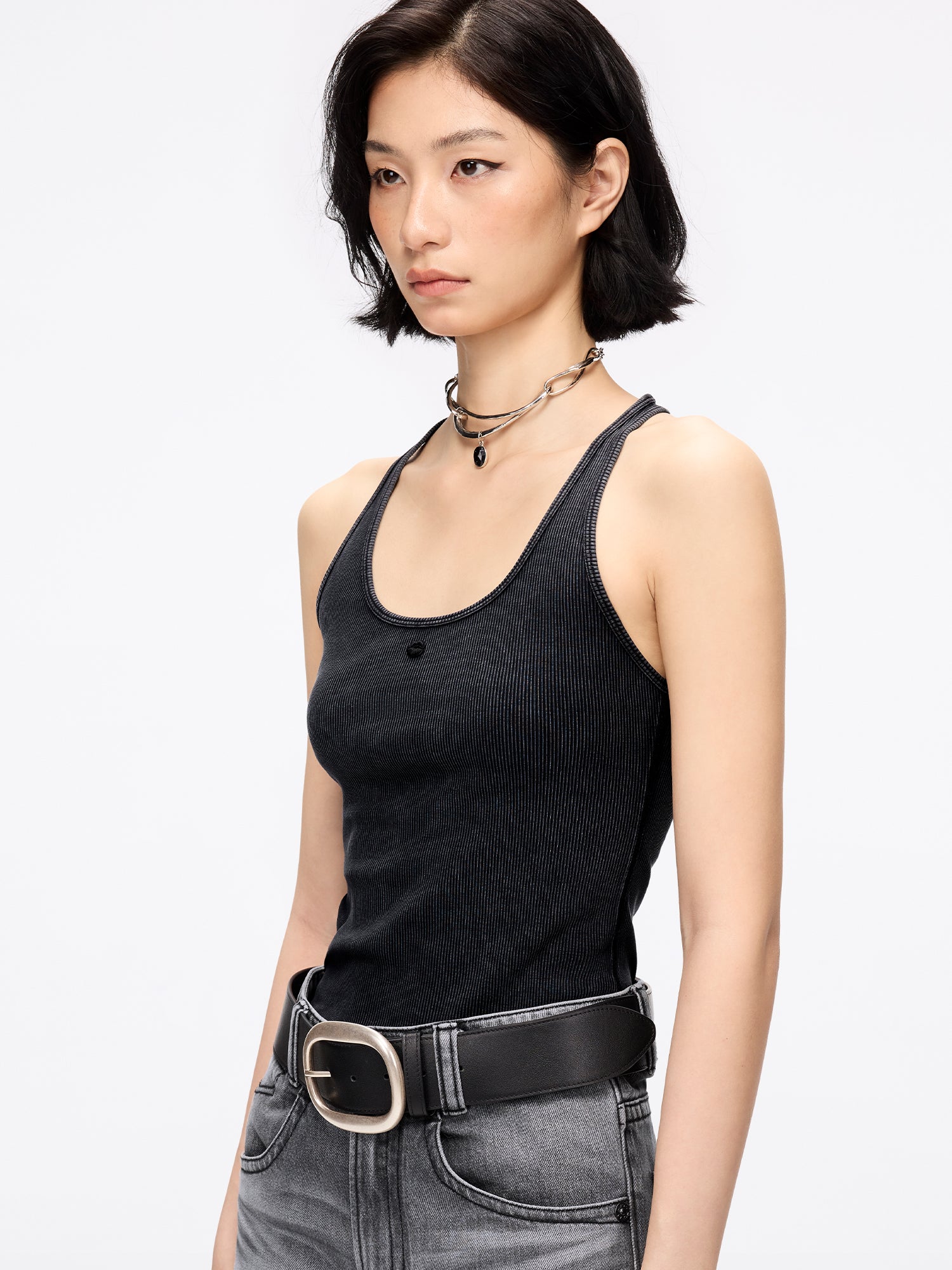 Round Neck Sleeveless T-Shirt
