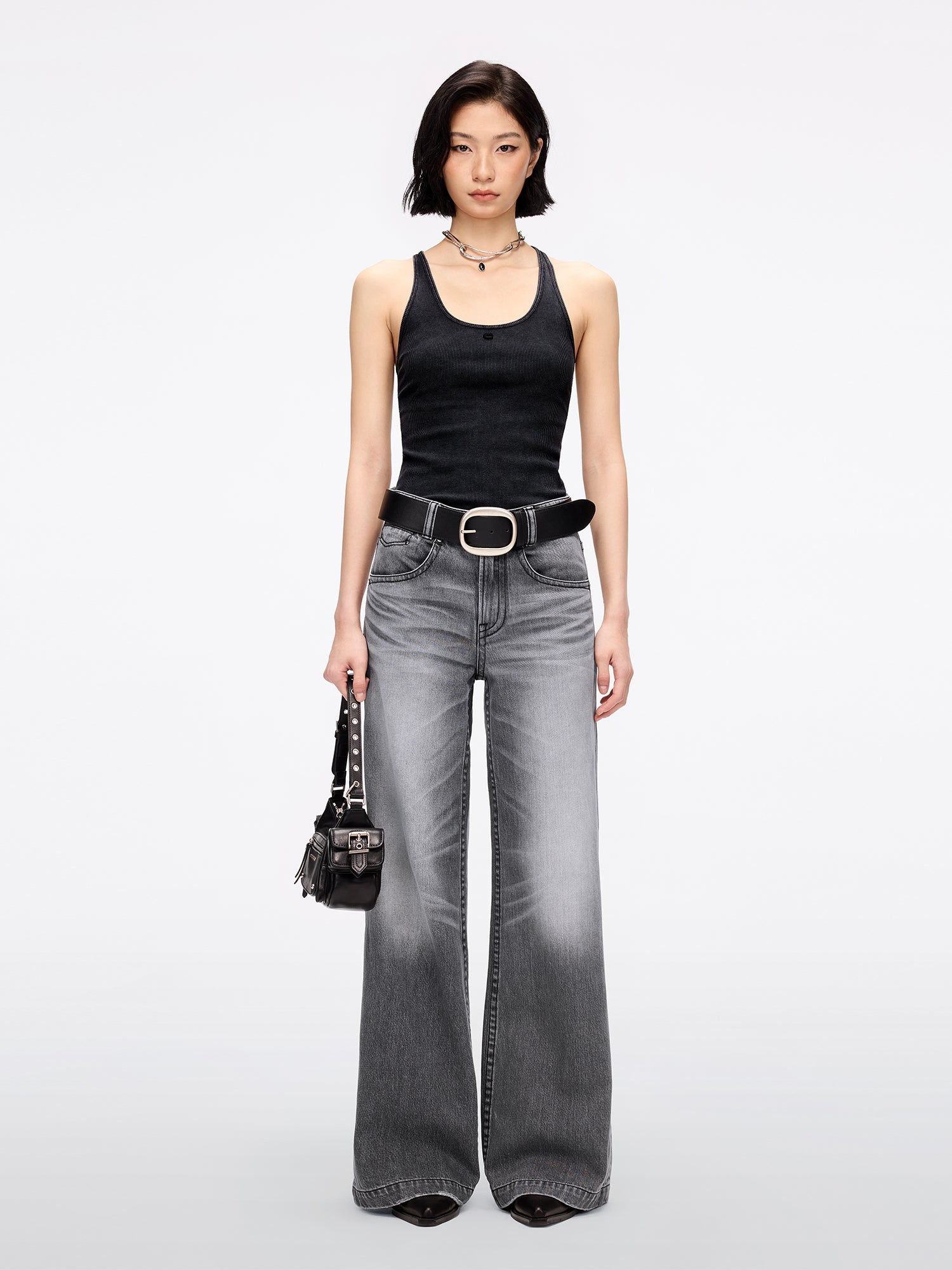 Round Neck Sleeveless T-Shirt