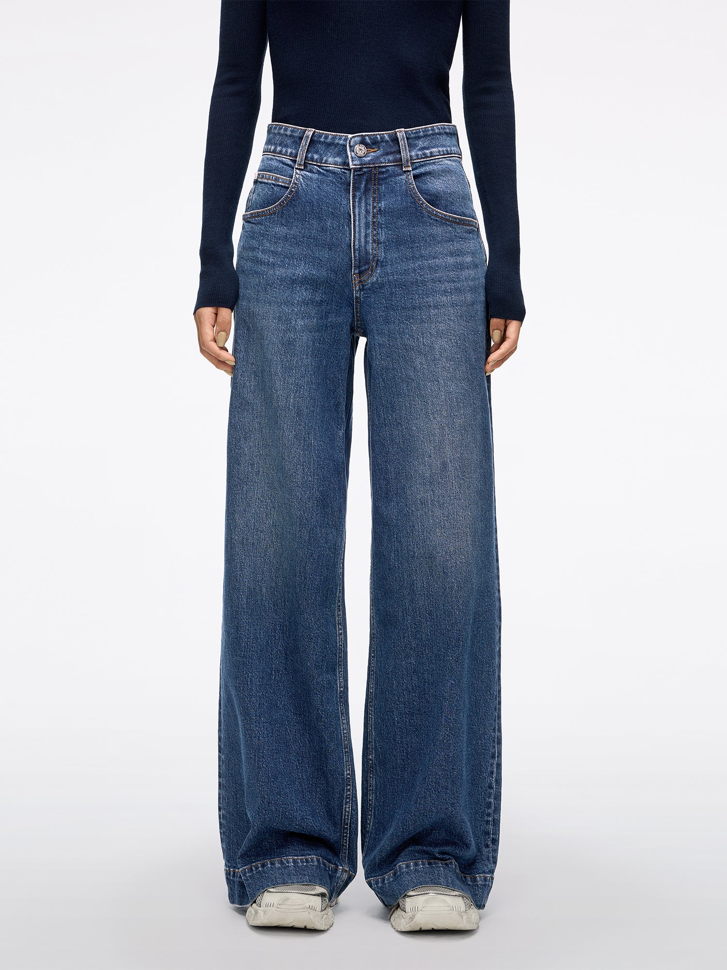 Wide-Leg Jeans
