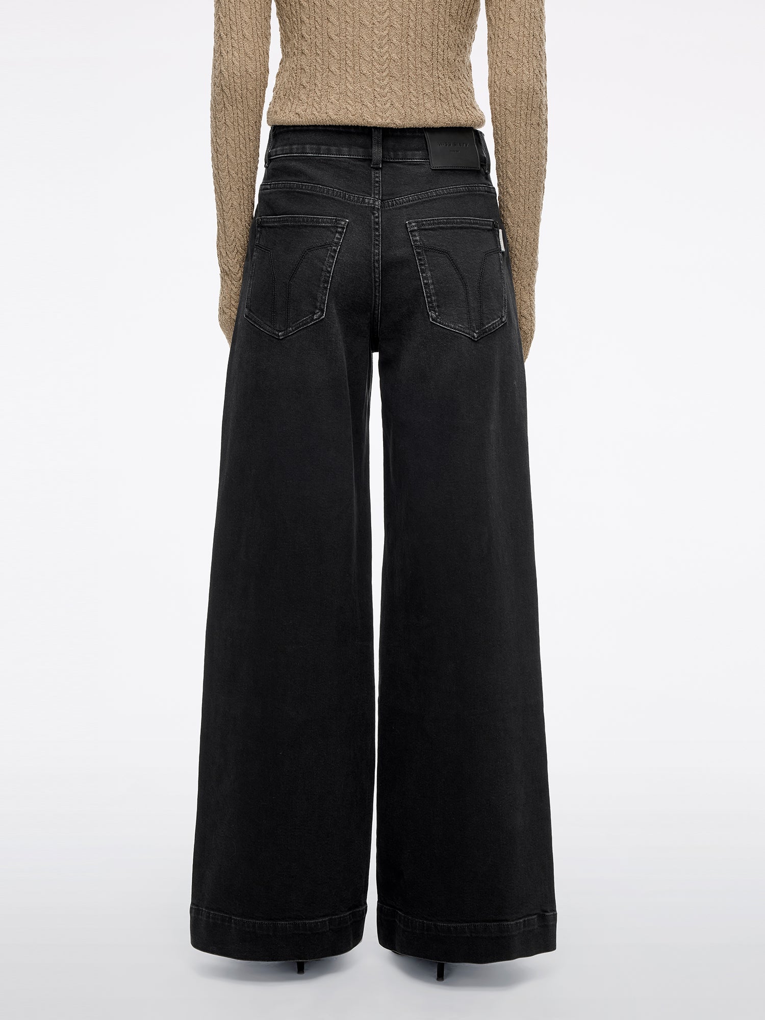 Wide-Leg Jeans