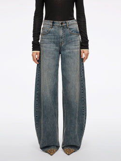 Scimitar Jeans With Decorative Accessory
