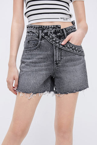 Stylish Frayed Denim Shorts