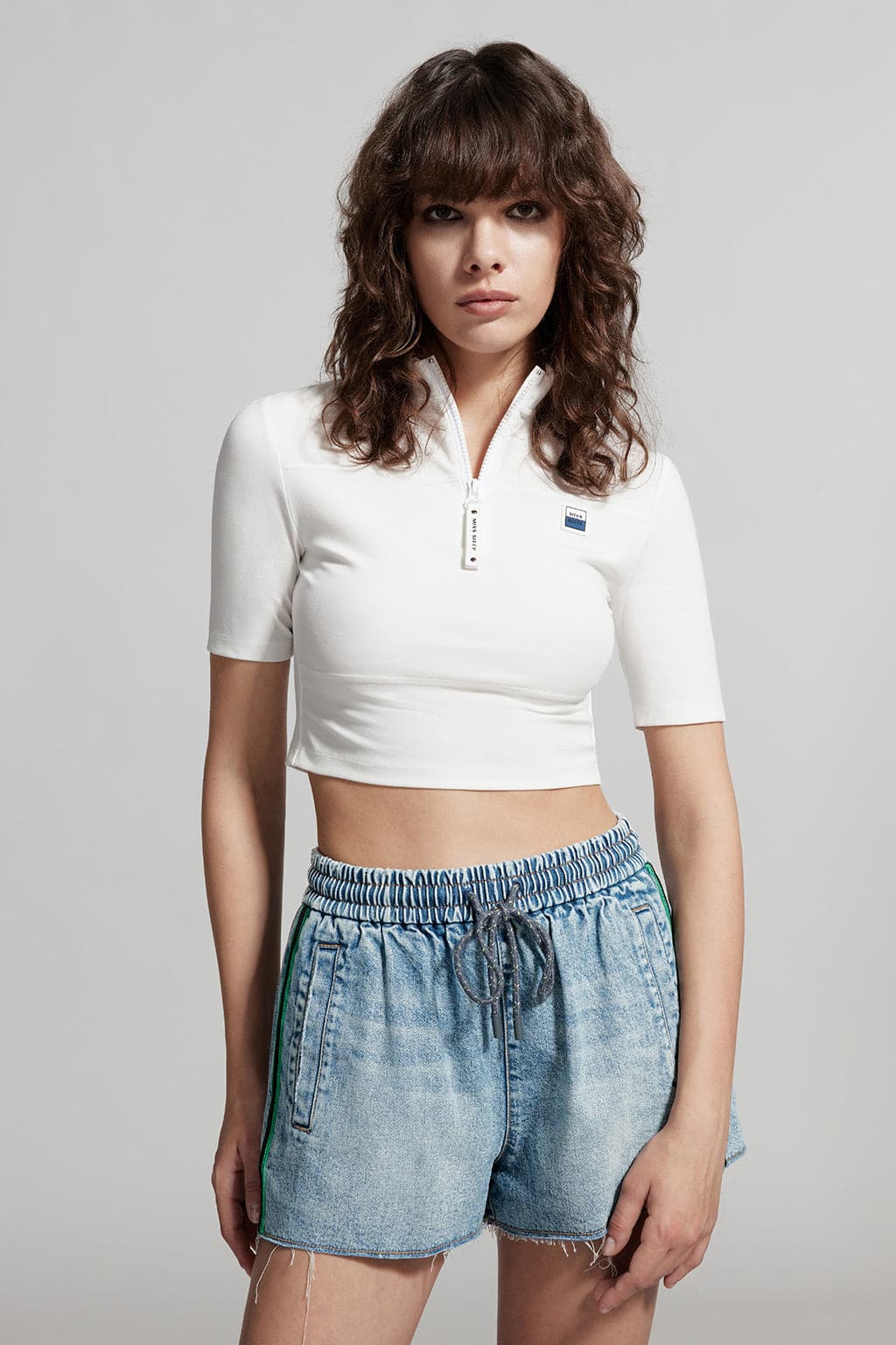 Mock Turtleneck Cropped T-Shirt With Zipper