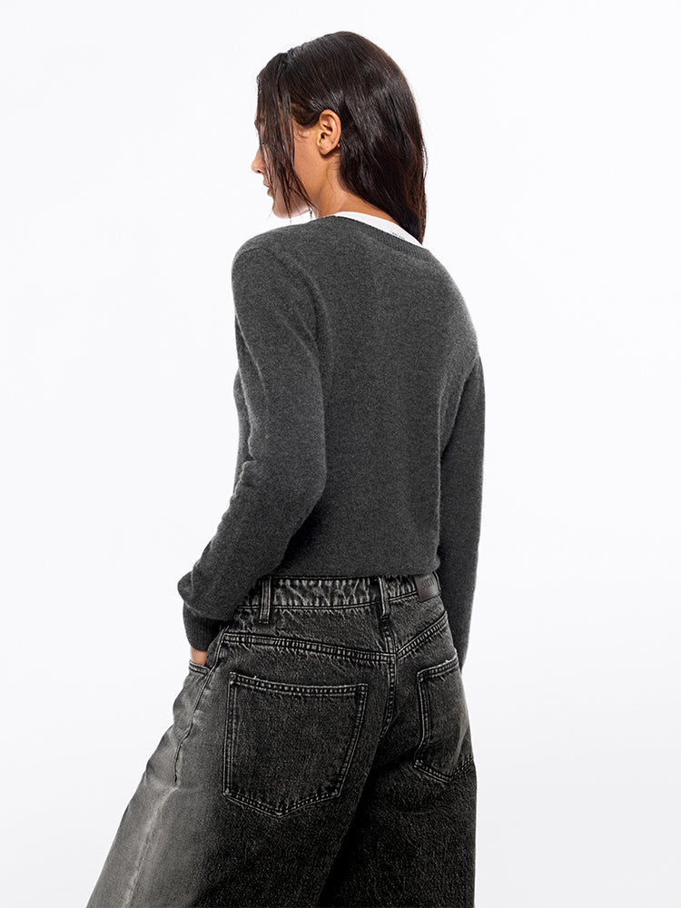 Round Neck Cashmere Sweater With Embroidered