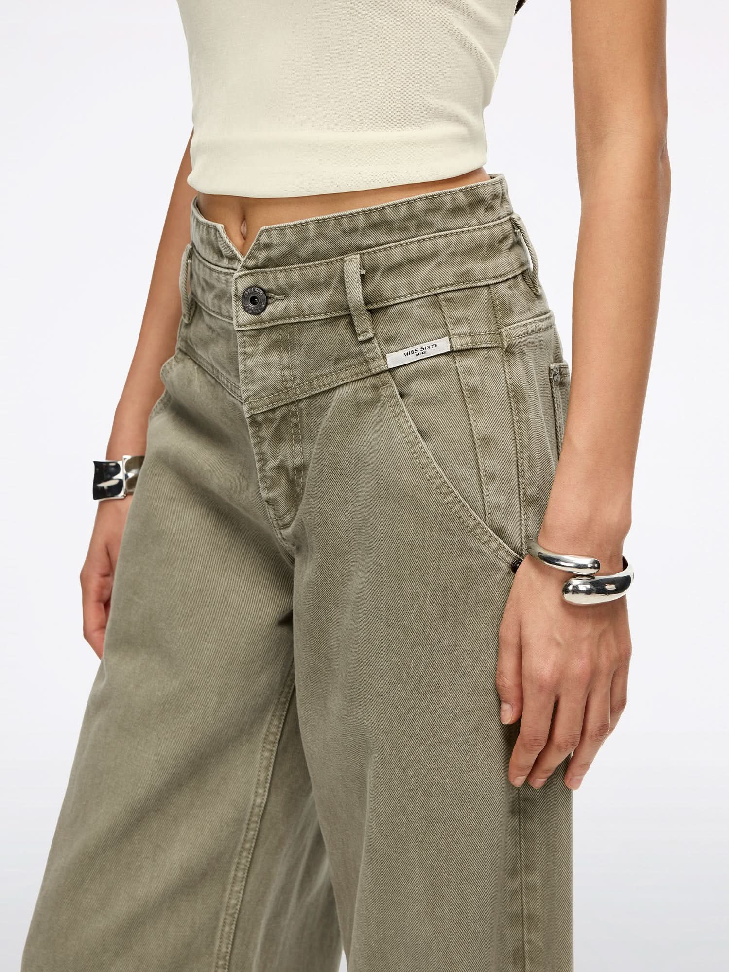 Loose-Fit Jeans-ALICE