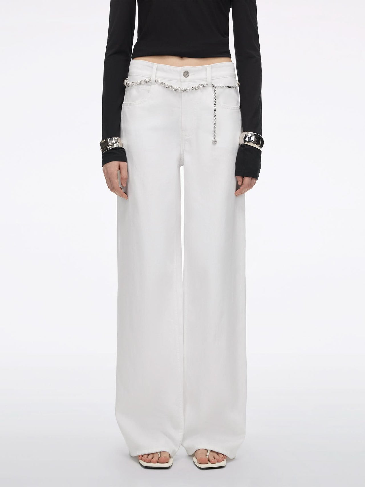 Straight-Leg Jeans with Waist Chain