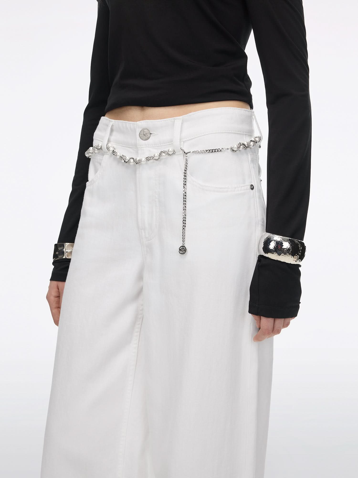 Straight-Leg Jeans with Waist Chain