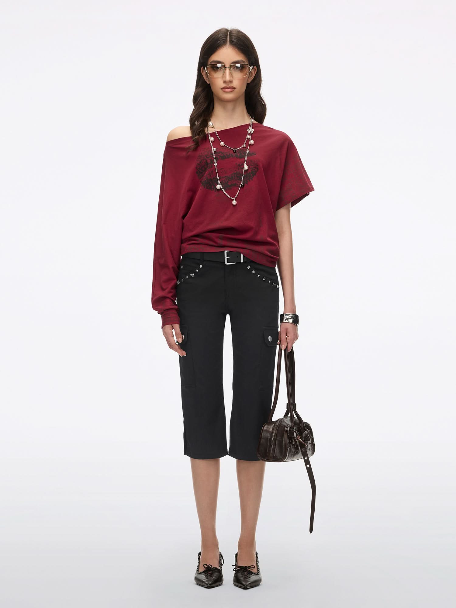 Asymmetric Sleeve Lip-Print T-Shirt