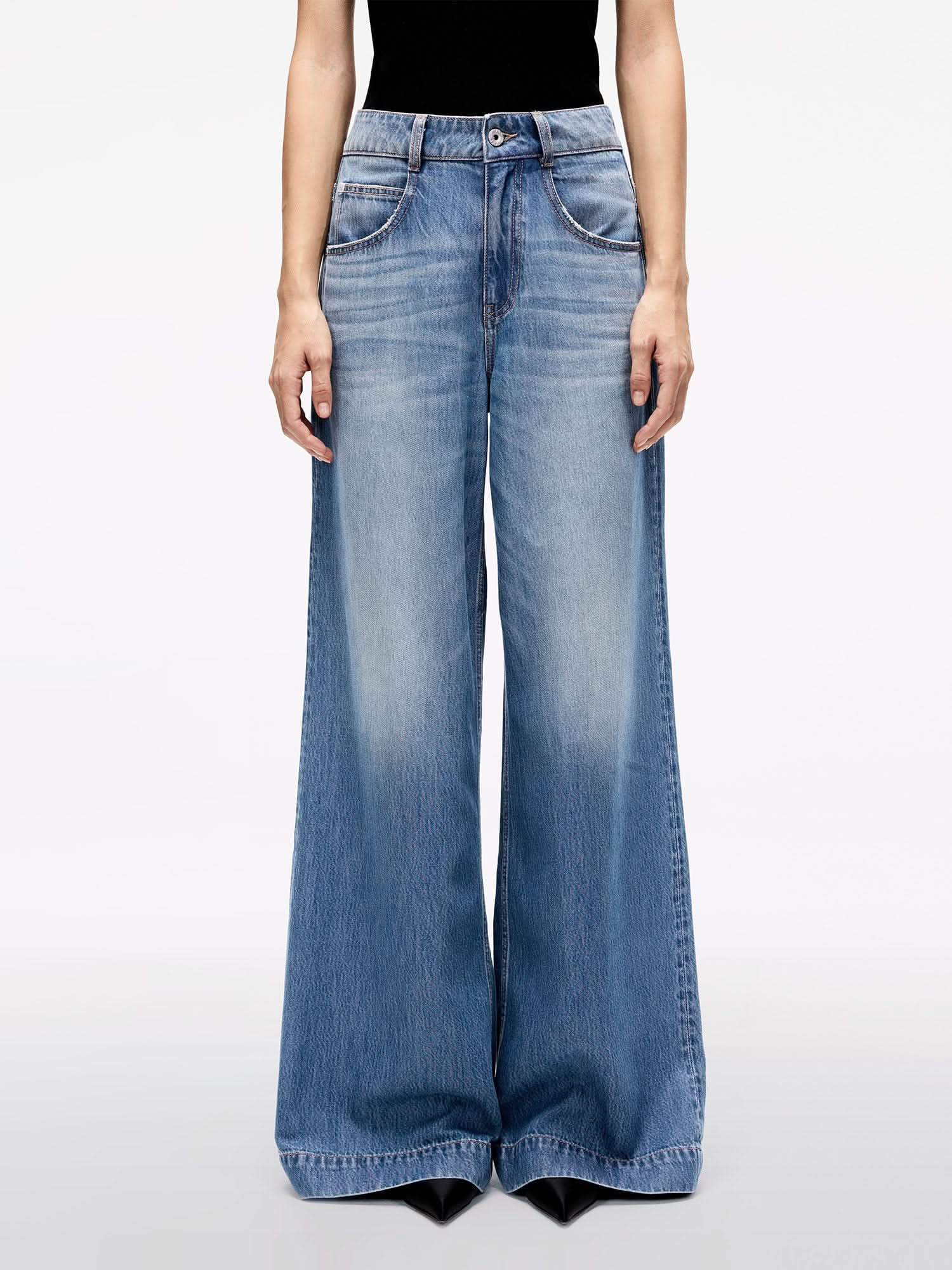 WIDE-LEG JEANS