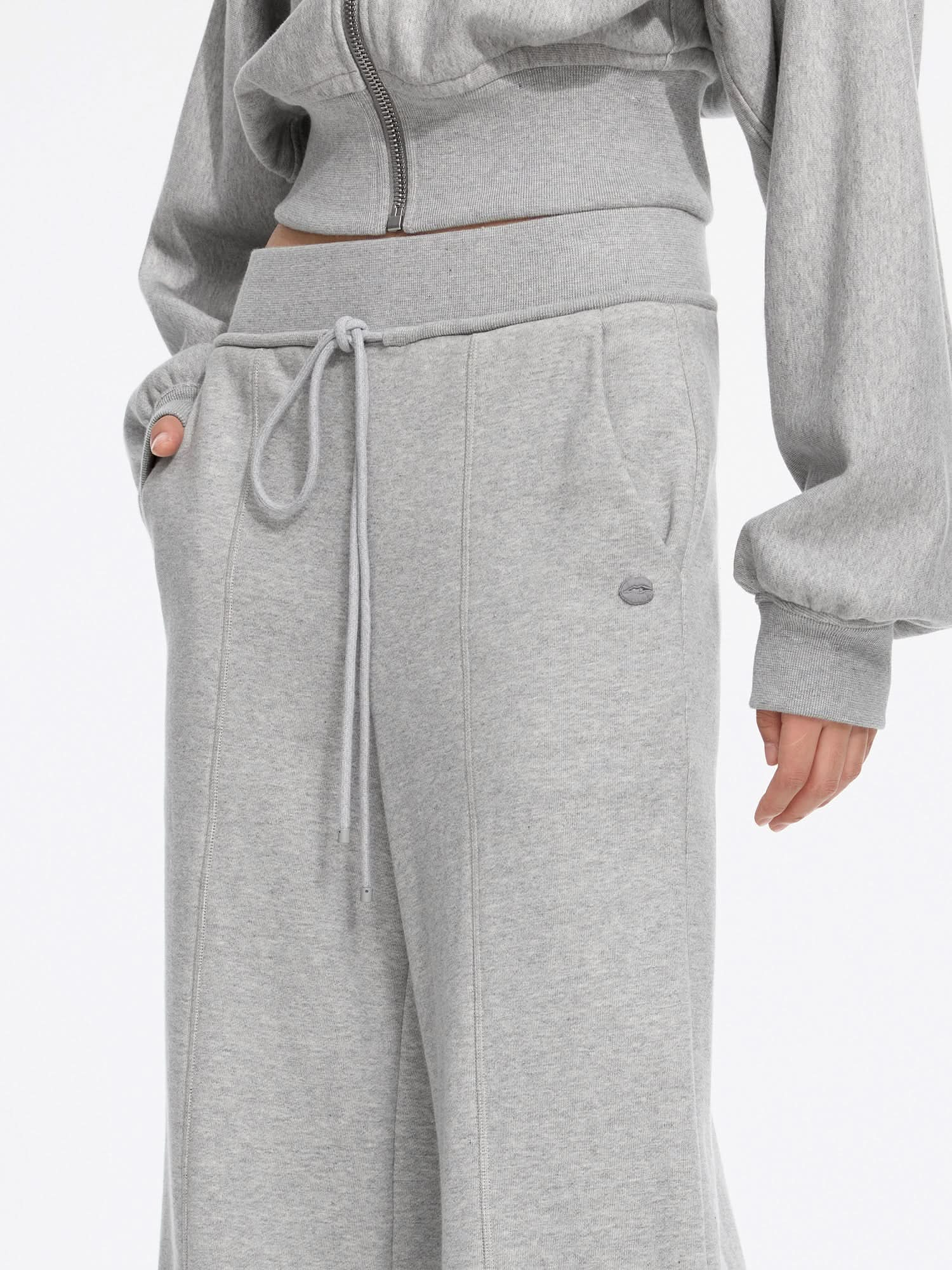 Wide-leg sweatpants