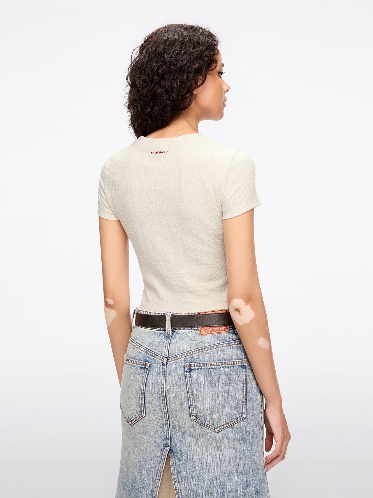 Round Neck Beaded T-Shirt