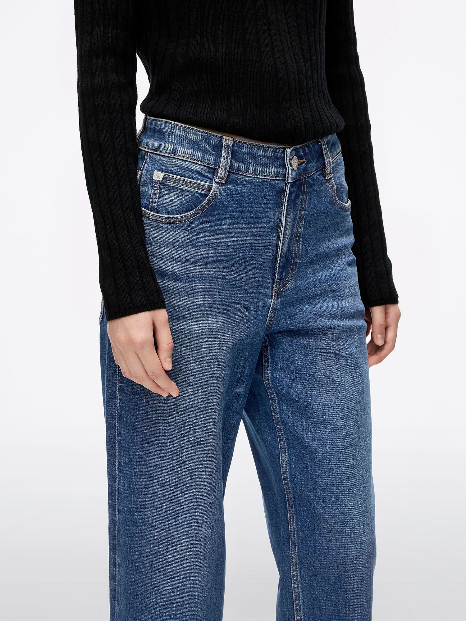 Straight-Fit Jeans