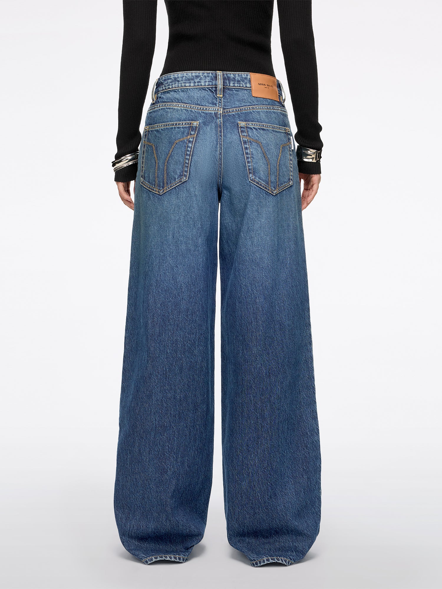 Slit Wide-Leg Jeans