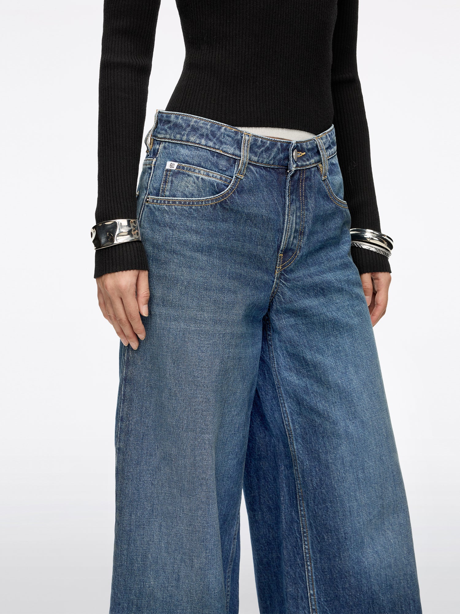 Slit Wide-Leg Jeans