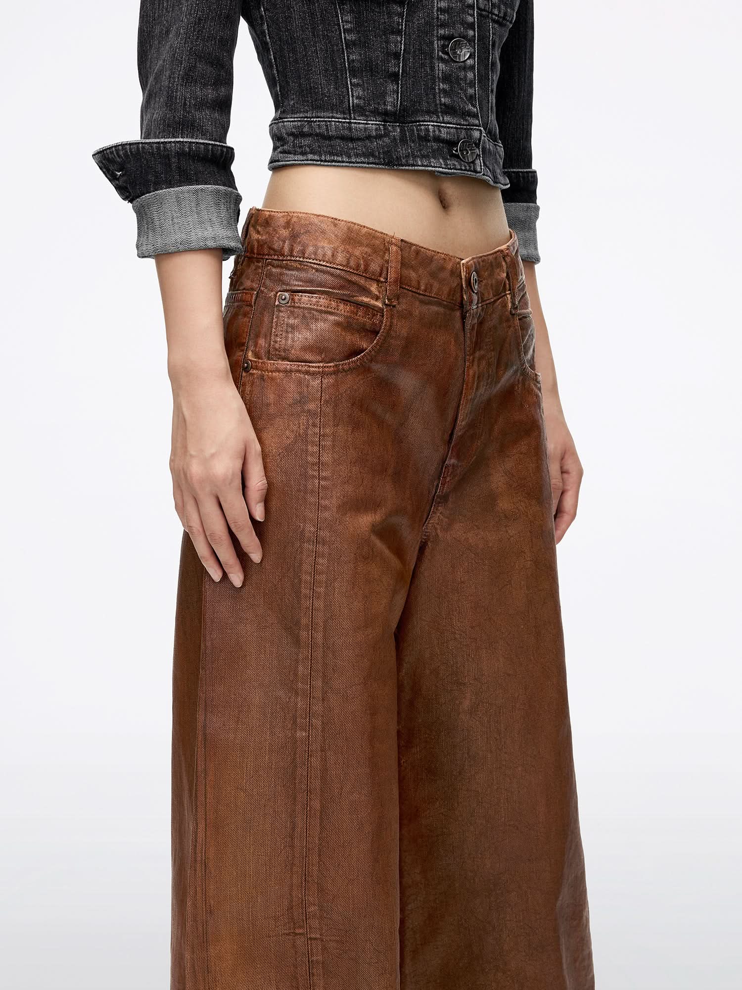 Coated Loose-Fit Jeans