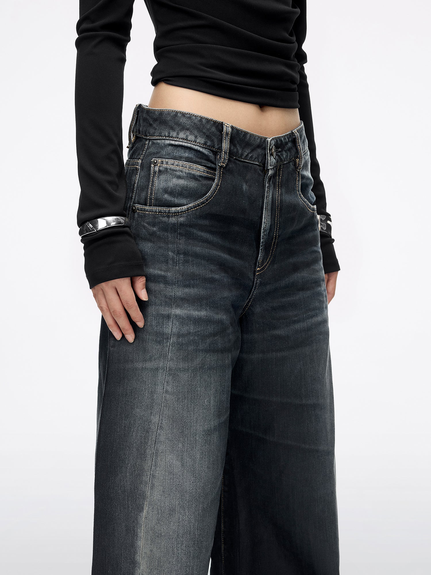 Coated Loose-Fit Jeans