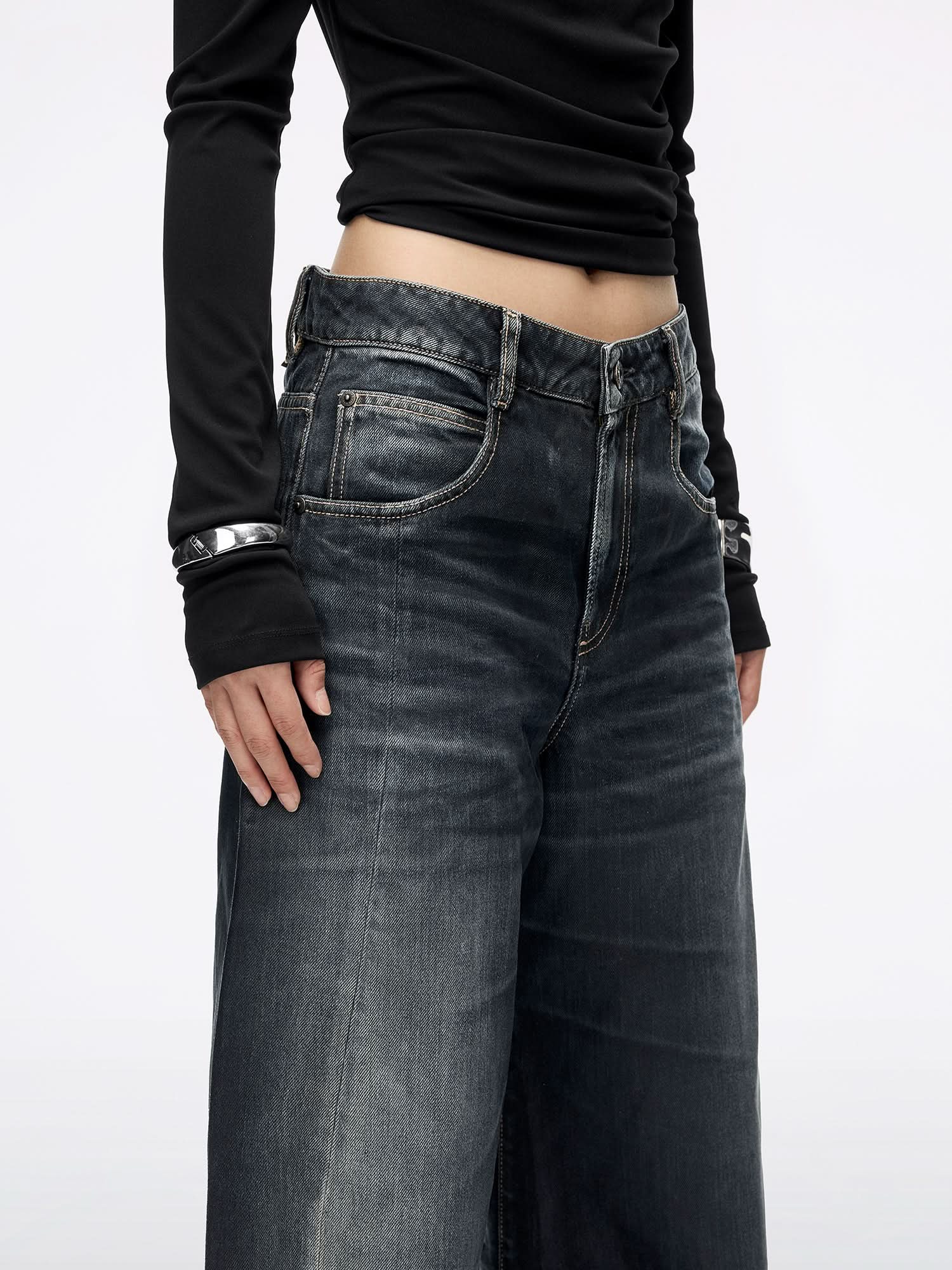 Coated Loose-Fit Jeans