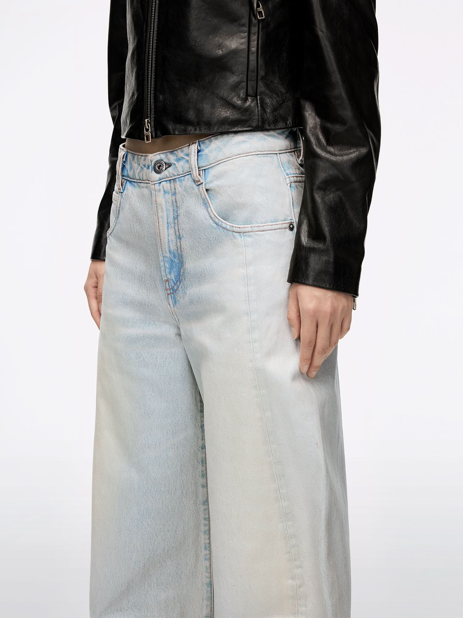 Coated Loose-Fit Jeans