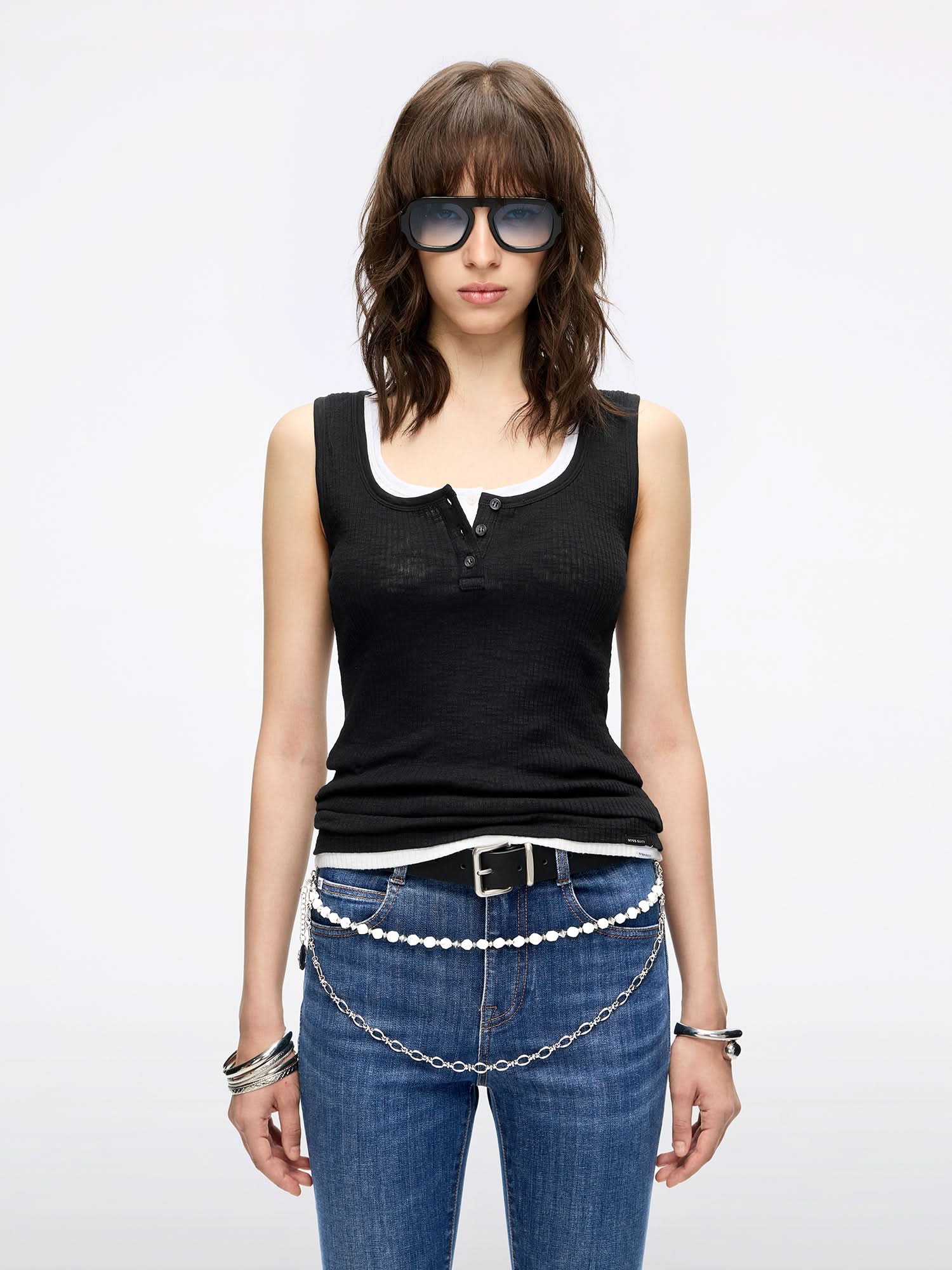 Henley Sleeveless T-Shirt
