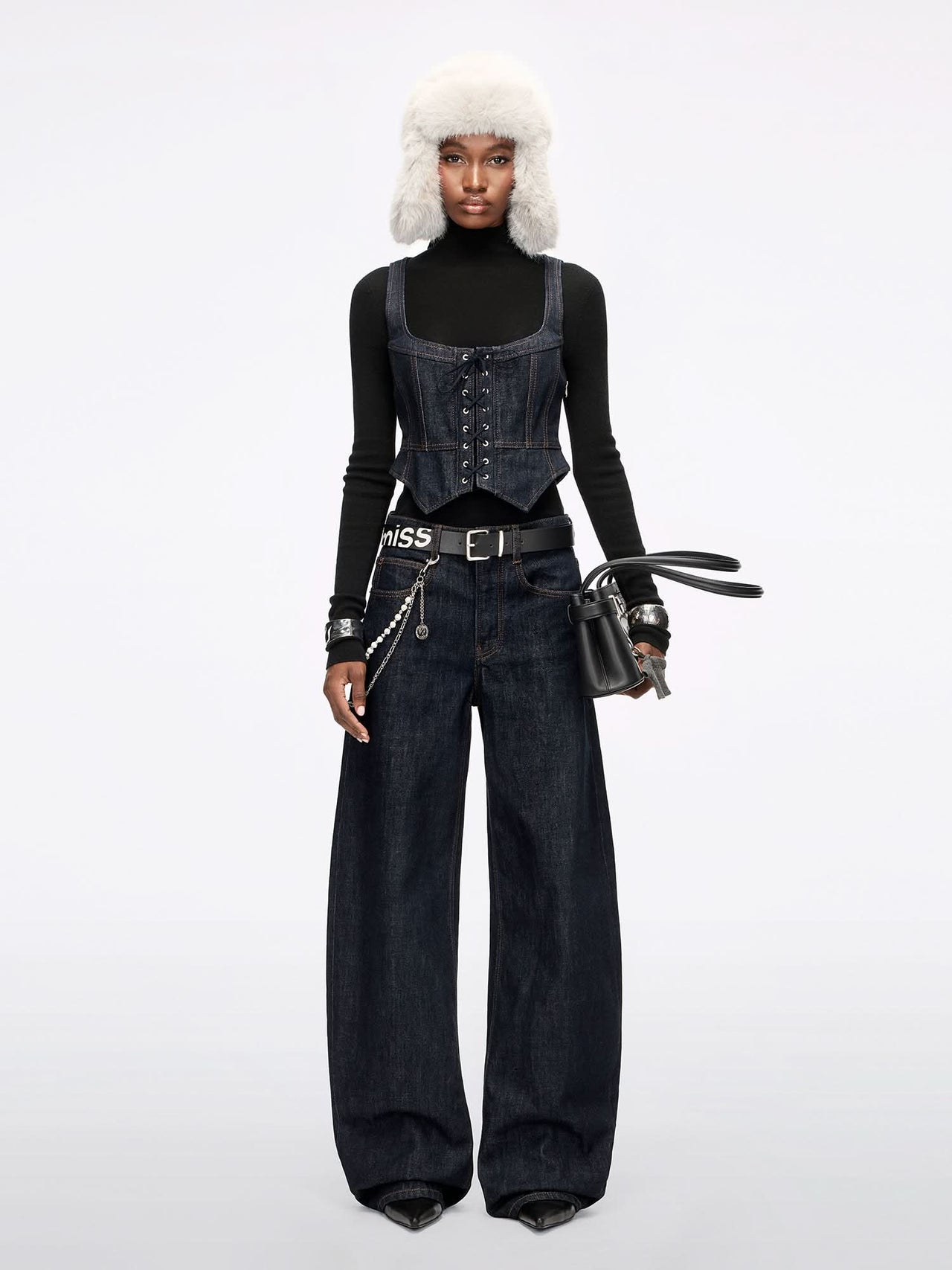 Scimitar Jeans With Decorative Accessory