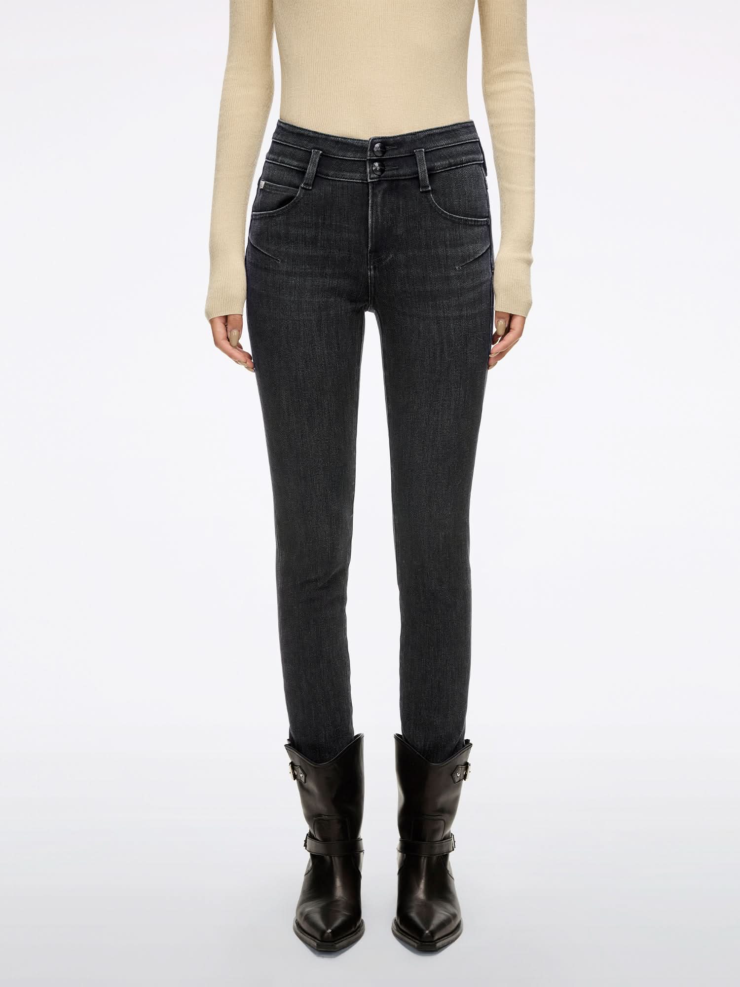 Slim-Fit Jeans