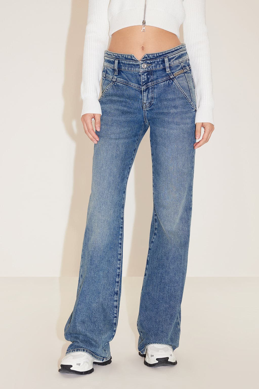 Vintage Slim Fit Flared Jeans With V-Shape Waist
