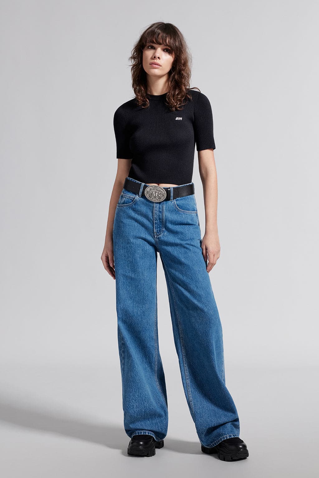 Round Neck Slim Fit Cropped Kint Top